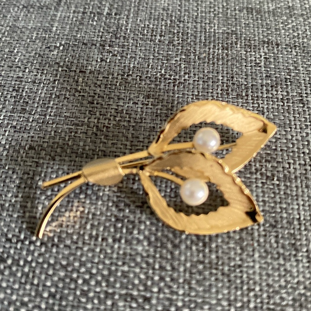 Vintage Bond Boyd Gold Plated Sterling Silver (925) Leaf Brooch